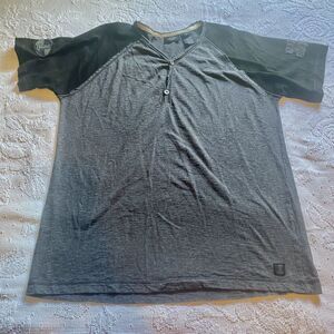 Harley Davidson T Shirt Gray XL Black Sleeves 2‎ Buttons Rugged Look Patches J